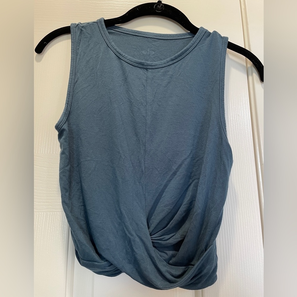 Alo Yoga Cover Tank in Deep Jade. XS